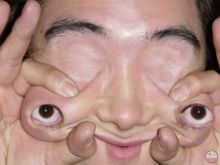 Weird Eyes - 2731 hits 